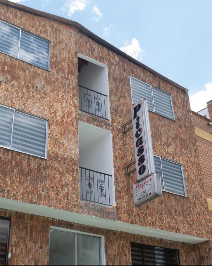 Hotel Picasso 70 Medellín Eksteriør bilde