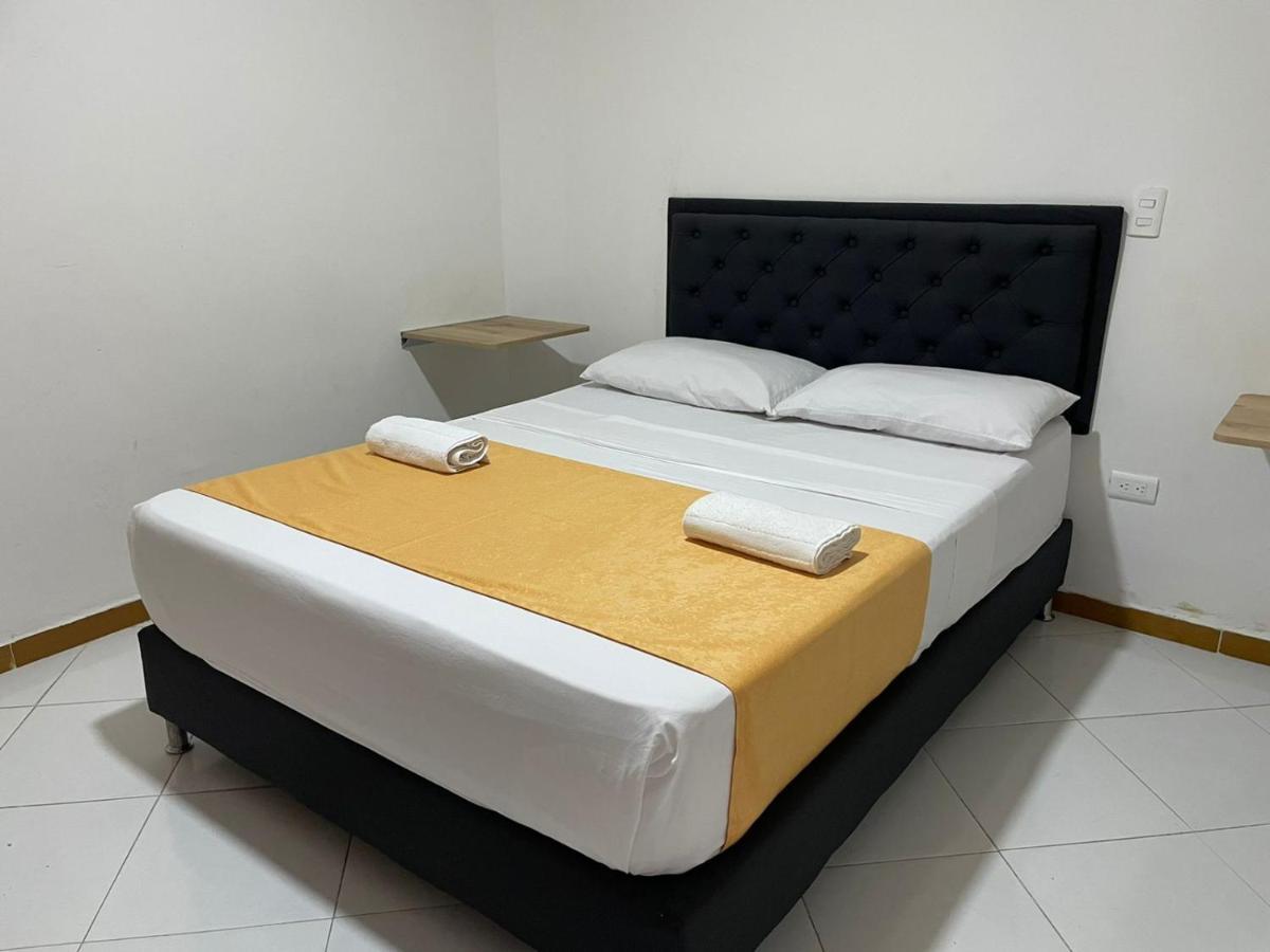 Hotel Picasso 70 Medellín Eksteriør bilde