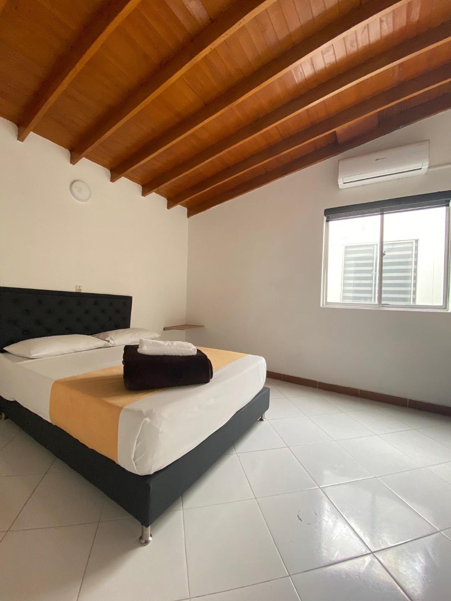 Hotel Picasso 70 Medellín Eksteriør bilde